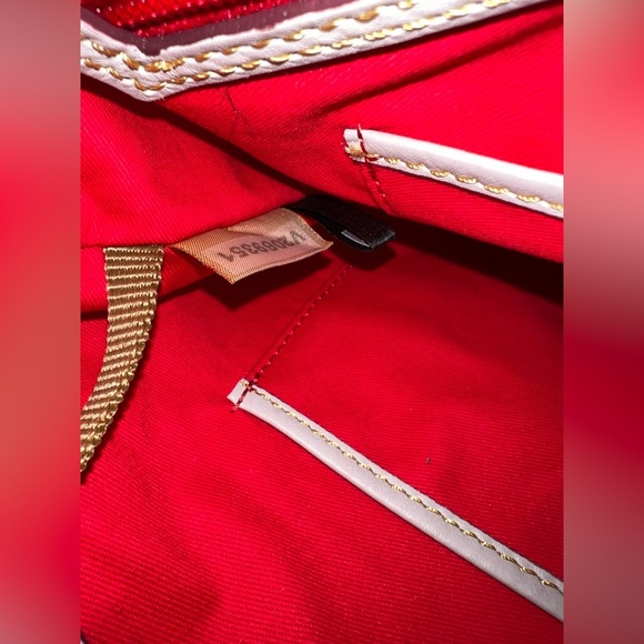 NWT Dooney & Bourke
Florentine Bucket Bag - Picture 12 of 16